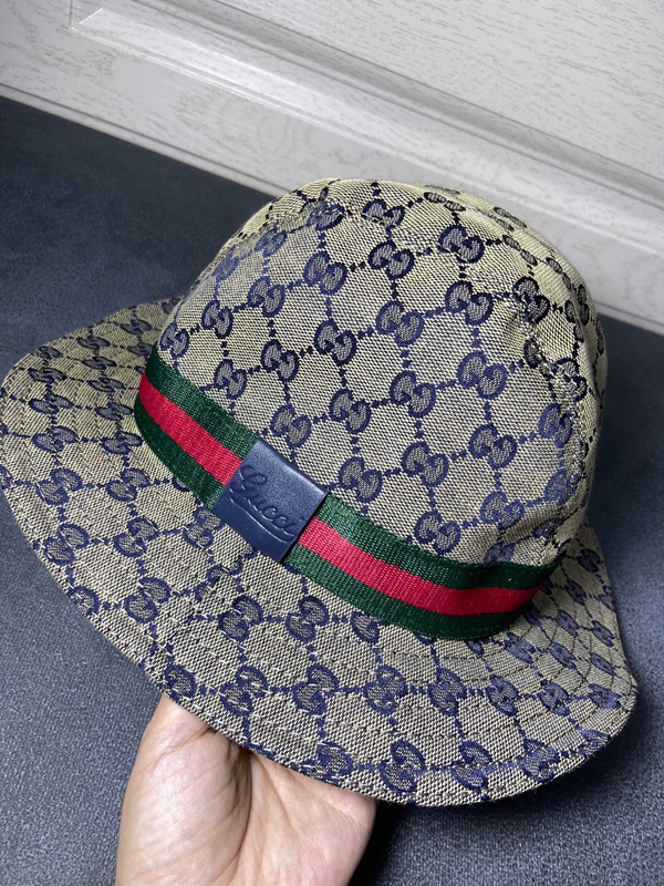 ブランド帽子側面デザイン